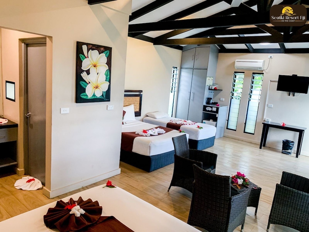 The Deluxe Villa — separate bedroom detail
